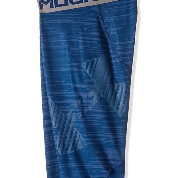 UNDER ARMOUR**Heat Gear 3/4 Leggings**Boys XL - Picture 3 of 5